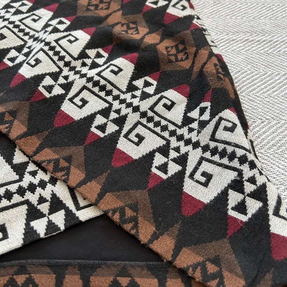 Zara | Aztec printed mini skirt - Picture 5 of 6